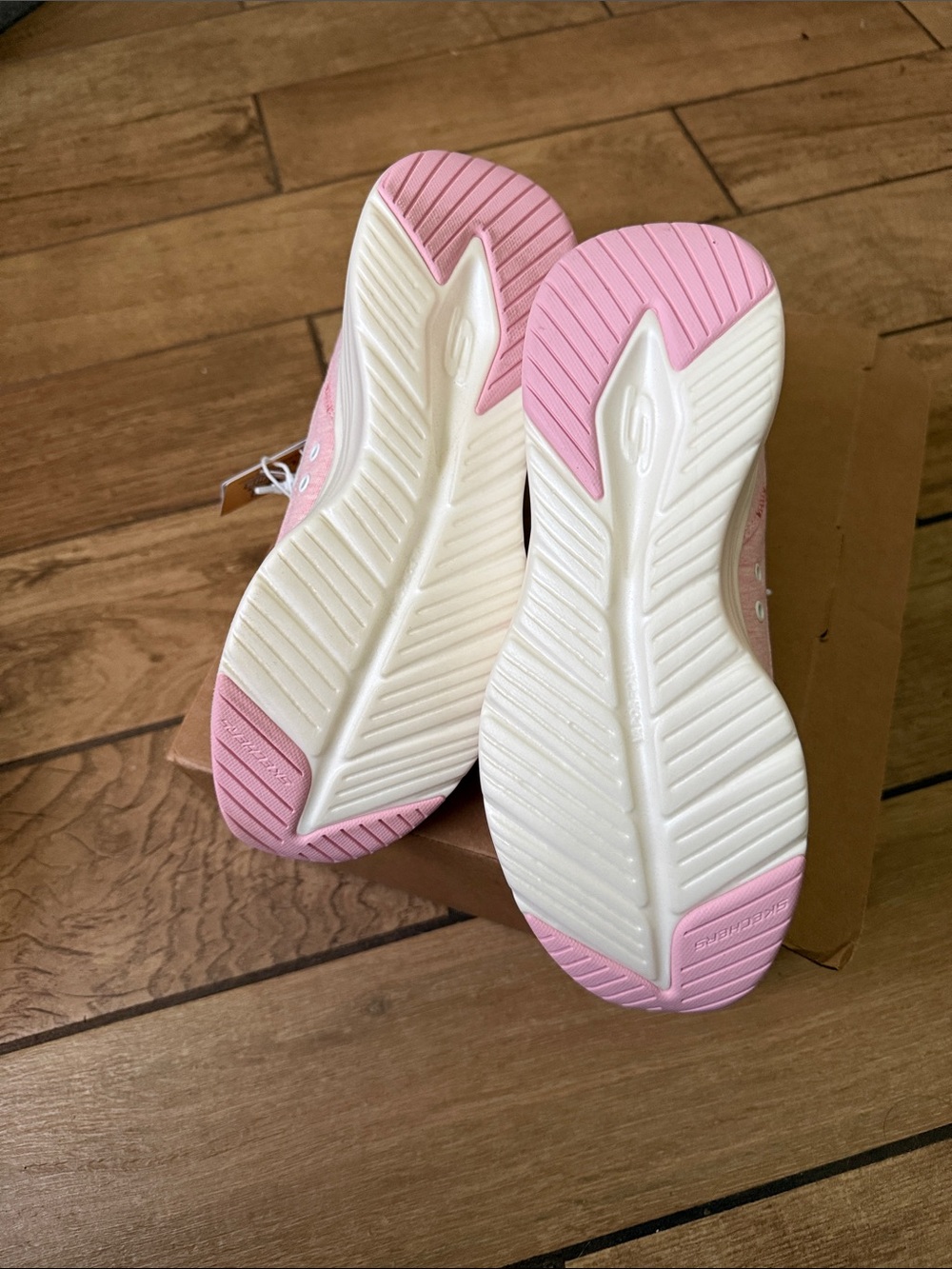 Skechers Slip Ins Quilted White and Pink Low-Top Sneakers - Picture 3 of 4